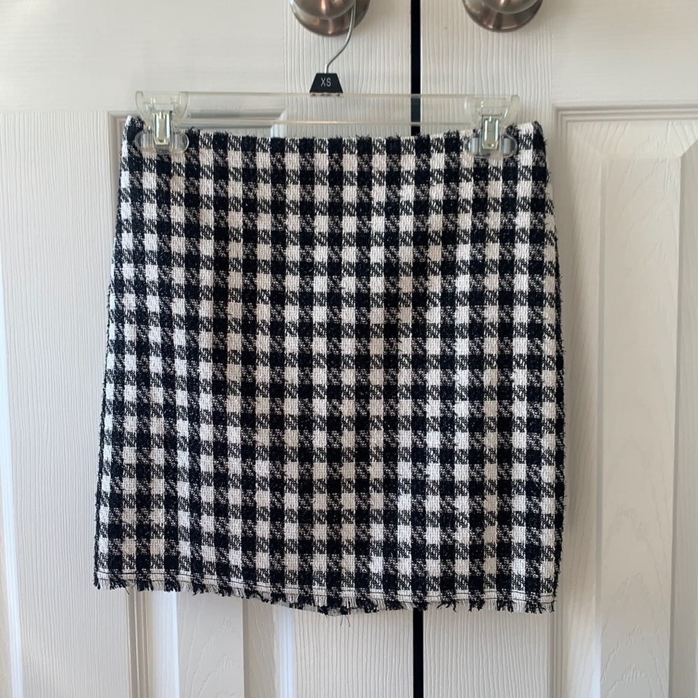 Black and white tweed skirt